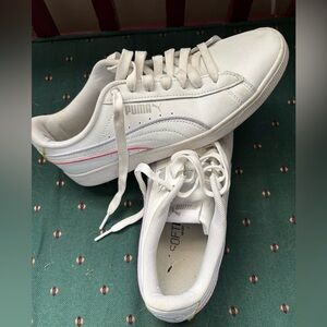 Puma White Classic Sneakers. Women’s size 7